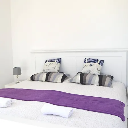 Seafront 2-Bedroom Apartment The New View Preko
