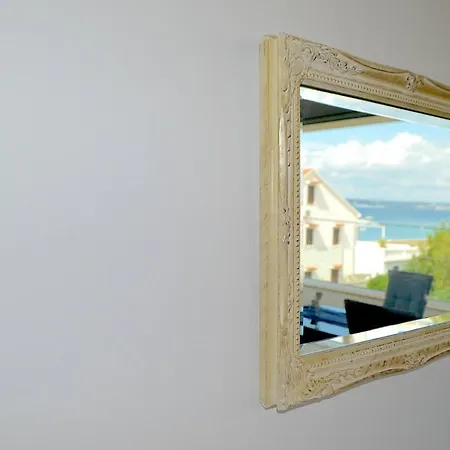 Seafront 2-Bedroom Apartment The New View Preko