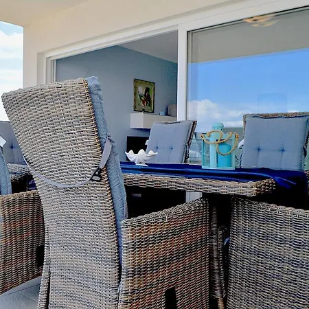 Seafront 2-Bedroom Apartment The New View Preko