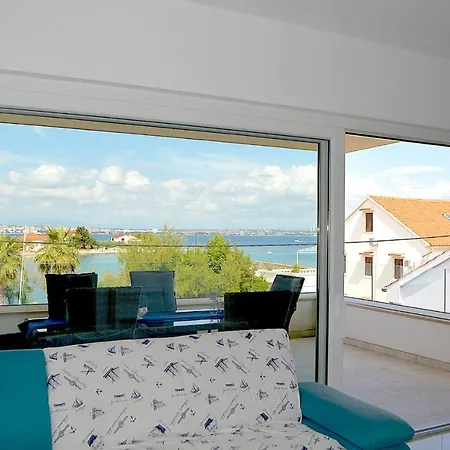 Seafront 2-Bedroom Apartment The New View Apartment Preko