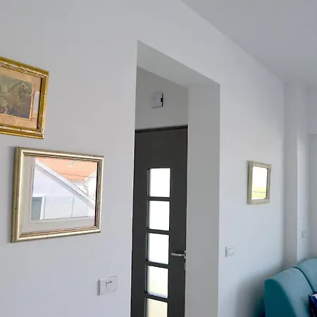 Seafront 2-Bedroom Apartment The New View Apartment