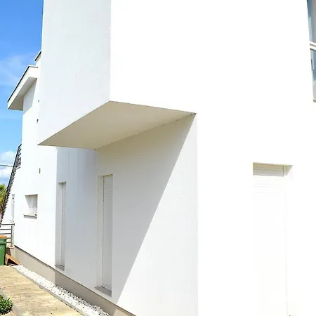 Apartment Seafront 2-Bedroom Apartment The New View Preko